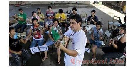 化腐朽为乐声:贫民窟小孩找到价值圆音乐梦